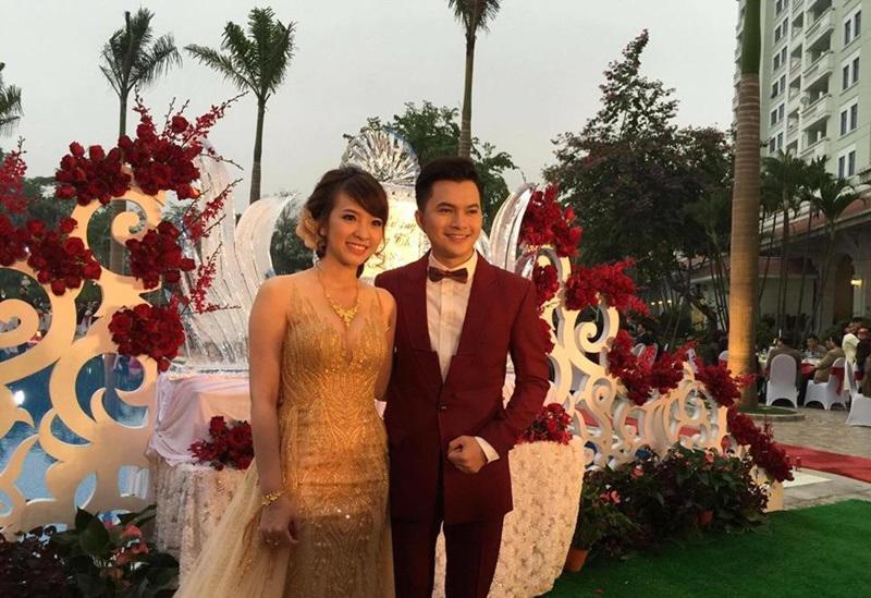 Tối 14/3/2016 showbiz Việt xôn xao khi hay tin ca sĩ Nam Cường đang tổ chức đám cưới tại một trung tâm tiệc cưới tại Sài Gòn.
