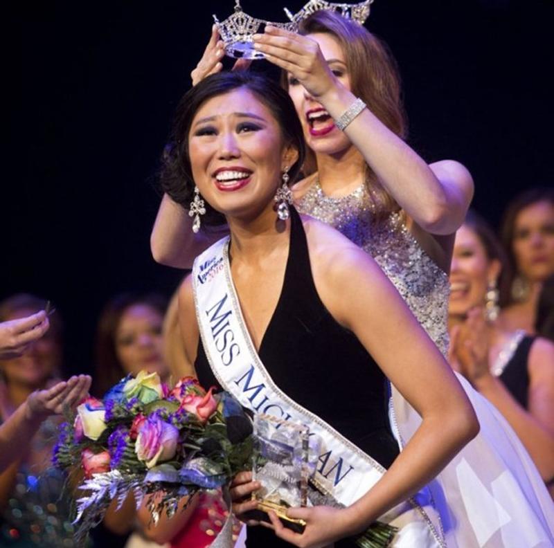 Arianna Quan không giấu niềm vui sướng khi trở thành Miss Michigan 2016 với đủ biểu cảm hỉ, nộ, ái, ố.
