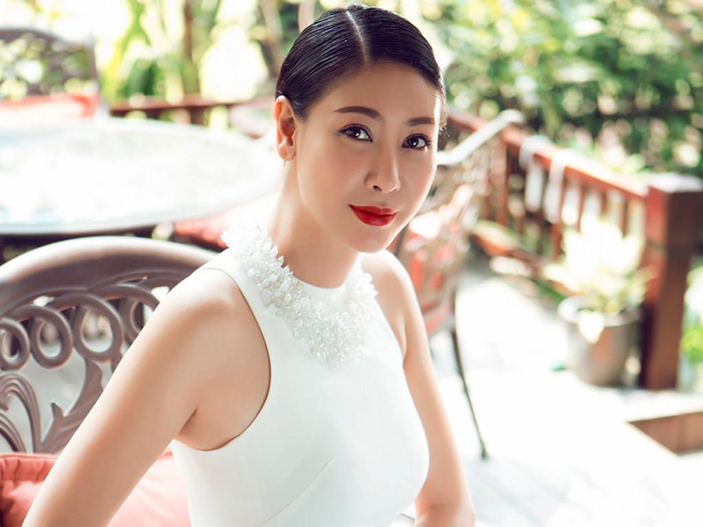 Tình trường amp;#34;không vừaamp;#34; của Hoa hậu 3 con Hà Kiều Anh trước khi đăng quang năm 16 tuổi - 2