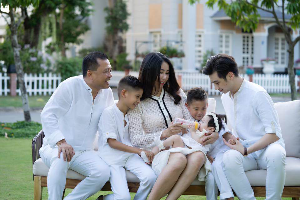 Tình trường amp;#34;không vừaamp;#34; của Hoa hậu 3 con Hà Kiều Anh trước khi đăng quang năm 16 tuổi - 4