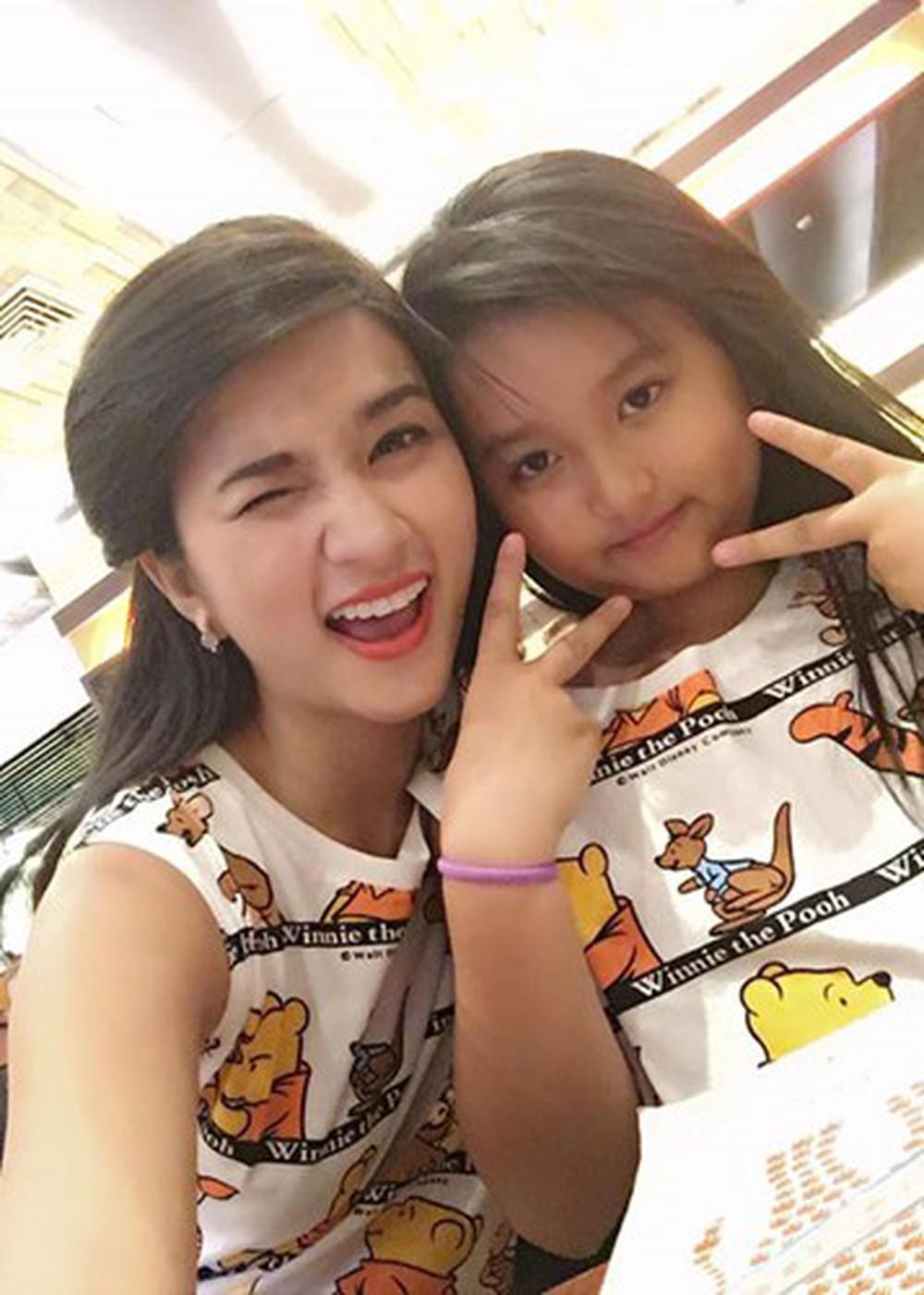 2 my nhan viet lay chong tu nam 19, lan dan nuoi con mot minh nhung ngay cang dep! - 1