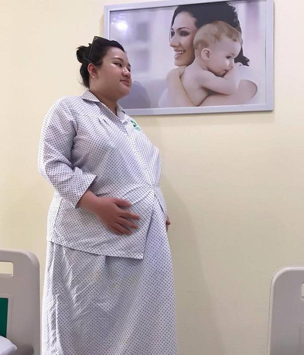 Mẹ Hà Nội amp;#34;béo nhất khoa Sảnamp;#34;, lên bàn đẻ nặng 98kg nhưng nhìn đến con ai cũng giật mình - 6