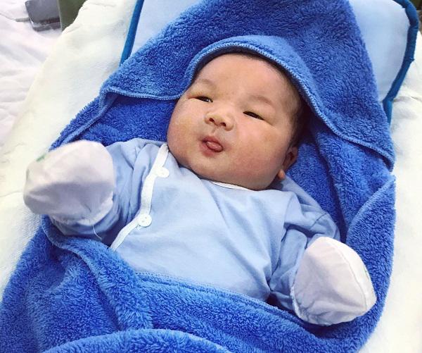 Mẹ Hà Nội amp;#34;béo nhất khoa Sảnamp;#34;, lên bàn đẻ nặng 98kg nhưng nhìn đến con ai cũng giật mình - 3