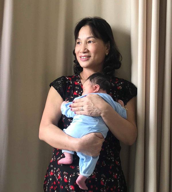 Mẹ Hà Nội amp;#34;béo nhất khoa Sảnamp;#34;, lên bàn đẻ nặng 98kg nhưng nhìn đến con ai cũng giật mình - 4