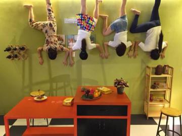 Giới trẻ rộn ràng check-in ngôi nhà úp ngược độc đáo ở Vũng Tàu