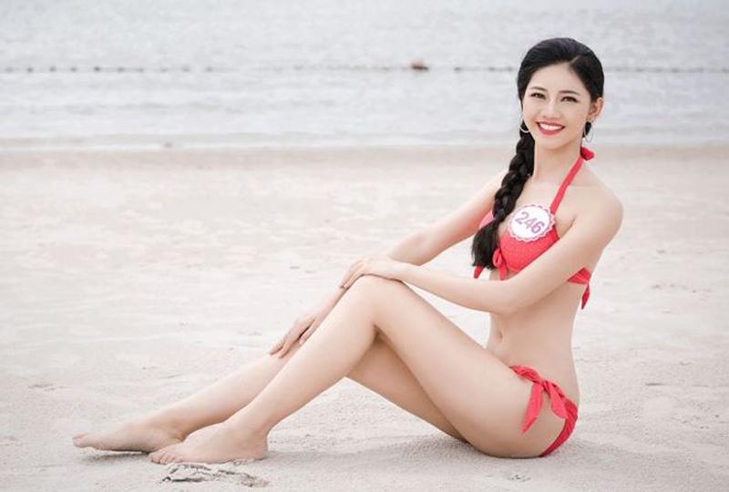 Trong suốt quá trình tham gia Hoa hậu Việt Nam, Thanh Tú luôn tạo được dấu ấn cá nhân bởi vẻ đẹp tươi trẻ tràn đầy năng lượng. Sự tràn đầy nhựa sống ấy còn thể hiện rõ hơn khi cô khoác lên mình những set đồ bikini đẹp mắt. 
