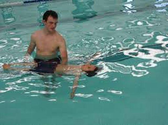 cha sung nguoi khi nguc con trai to nhu qua cam, khong ngo di kham mac benh hiem gap - 1