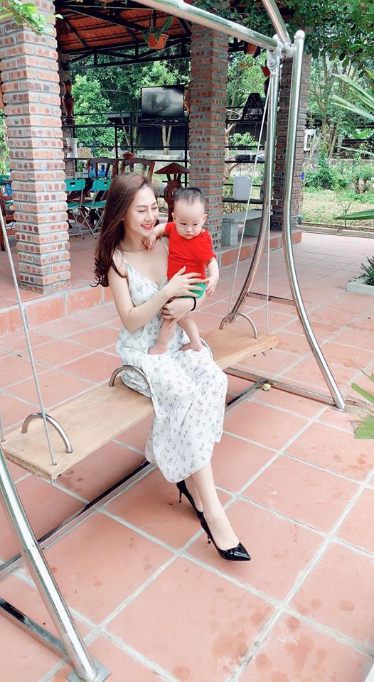 9x nong bong nhat lang hai bac: "cac me ban cham con chang le khong co 10 phut soi guong?" - 7