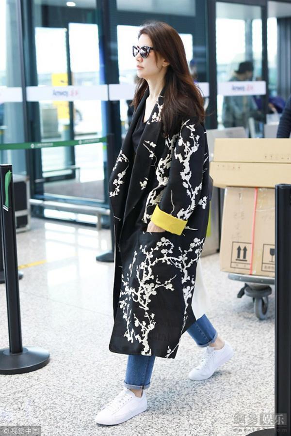 dang duoc nguong mo nhat cbiz, vo chong vien vinh nghi bat ngo to tieng cai nhau o san bay - 2