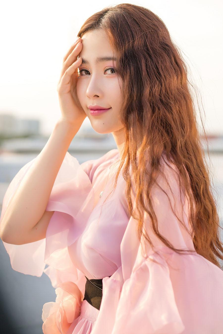 o tuoi 22, hoa hau ky duyen lam duoc dieu khien nhieu sao lon hon phai ne phuc - 9