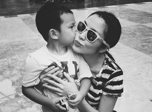 sau 6 nam ket hon, lan dau ha tang ke cuoc song lam me "kho" den the nay - 3