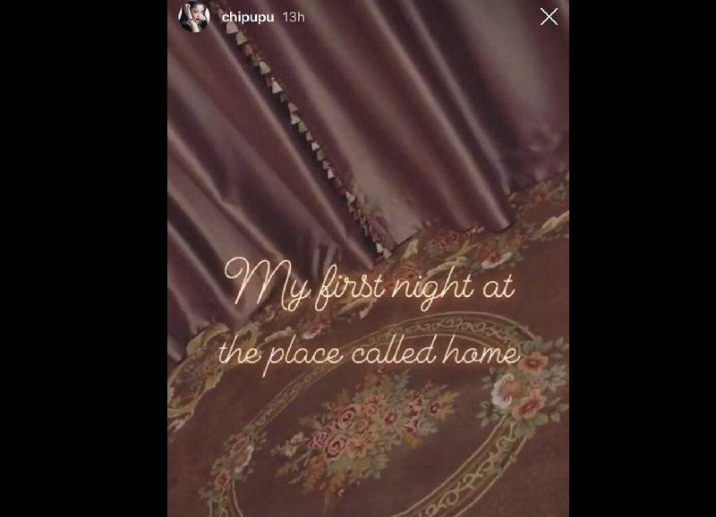 Mới đây, trên Instagram cá nhân, Chi Pu đã ngầm hé lộ đã tậu nhà mới khi đăng tải bức ảnh một góc phòng nhỏ, kèm dòng chia sẻ: "My first night at the place called home" (Tạm dịch: Đêm đầu tiên ở nơi mà tôi gọi là nhà).
