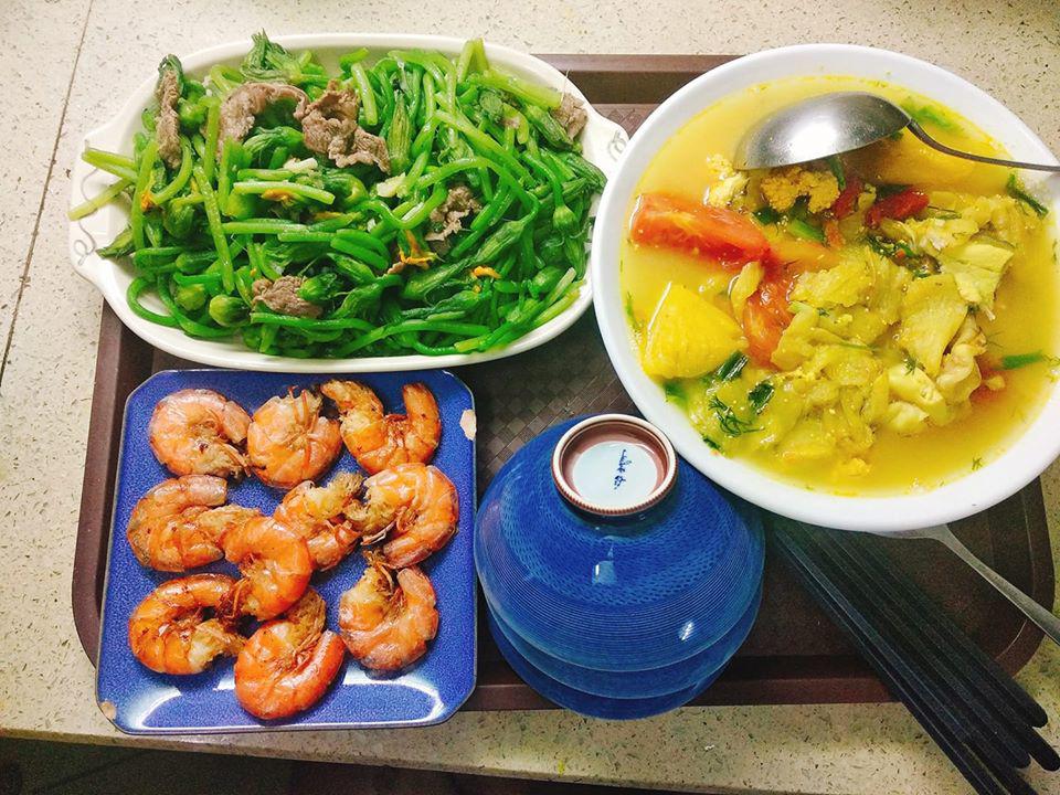 ba me khoe mam com duoi 100 nghin, tuong kho ai ngo nga ngua truoc tai dam cua chi em - 7