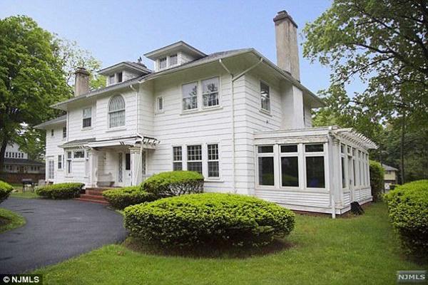 tranh nhau mua can nha gia 230 nghin, nhung nghe xong dieu nay tat ca dong loat bo chay - 1