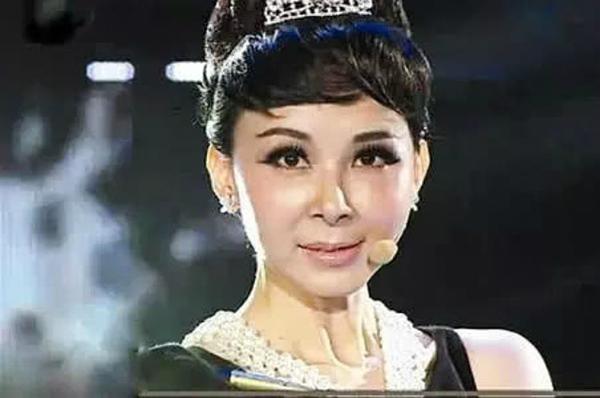 dung tin vao anh tren mang, hay nhin anh ngoai doi thuc cua "de nhat my nhan xu dai" - 5