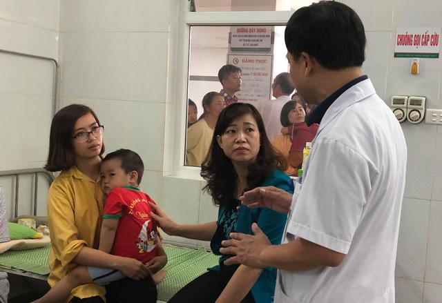 ha noi: so tre mam non ngo doc sau bua tiec mung ngay nha giao khong ngung tang len - 1