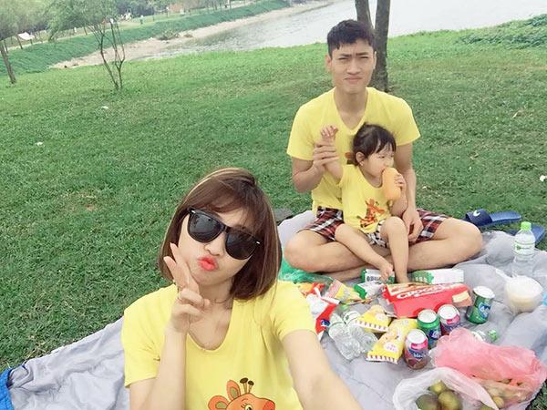 me dang anh con mon so se, ao cho bu chua kip cai gay “bao”, anh doi thuong khac 100% - 3