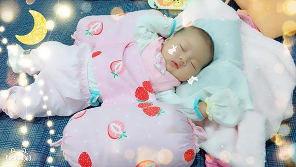 me dang anh con mon so se, ao cho bu chua kip cai gay “bao”, anh doi thuong khac 100% - 2