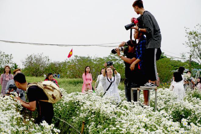 phia sau nhung buc anh cuc hoa mi dep la... ca dan "ban tia" co tam - 8