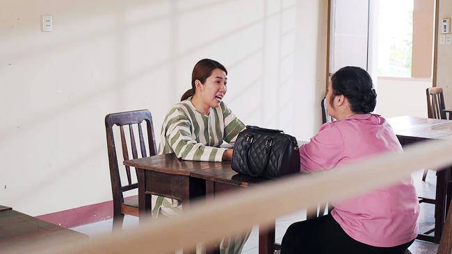 gao nep gao te: qua bao den, han hoa hau quy goi den tham den xin tha thu? - 3