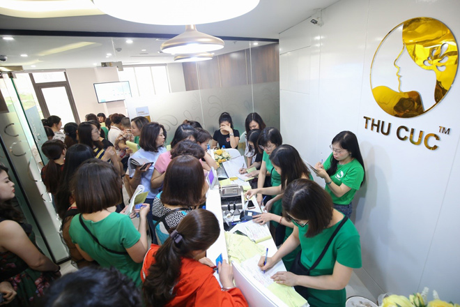 thu cuc mega beauty center "vo tran" ngay khai truong voi hon 1.500 nguoi tham du - 9