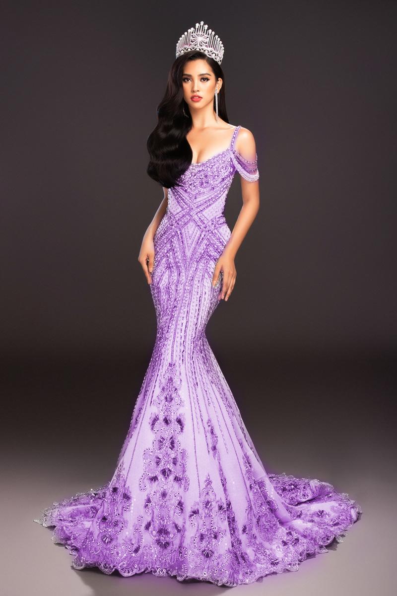 Còn đây là một mẫu váy với tông màu tim mộng mơ do chính người hâm mộ photoshop cho Tiểu Vy. 
