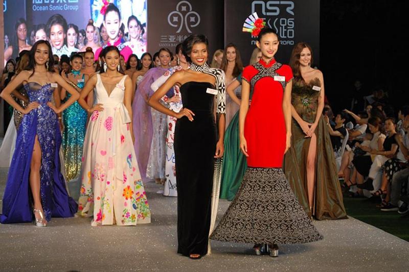 Các đại diện khác cũng ăn diện rất lộng lẫy và thời trang trong phần thi phụ quan trọng Top Model. Tiểu Vy và Lan Khuê là 2 đại diện của Việt Nam đạt thành tích tốt nhất ở phần thi này. 
