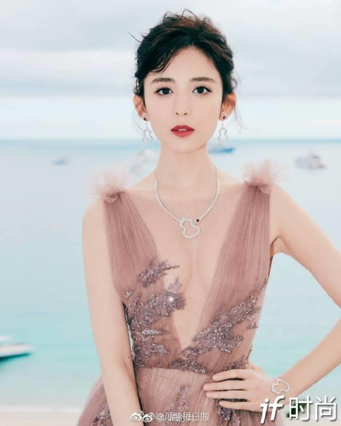 Chân dung 2 người phụ nữ khiến fan lo sốt vó Angelababy có nguy cơ amp;#34;mất chồngamp;#34; - 4