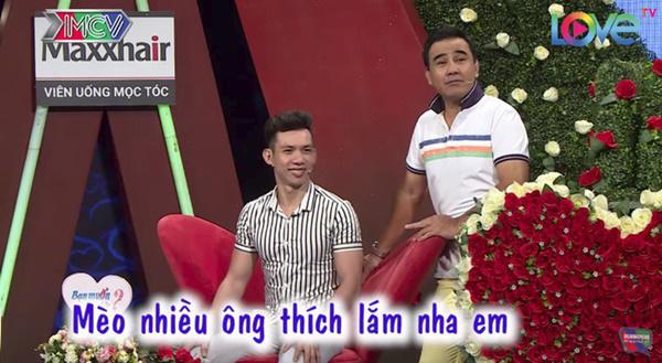 Cô gái khiến bạn trai lặng người vài giây khi tiết lộ sở thích... chơi đá - 2