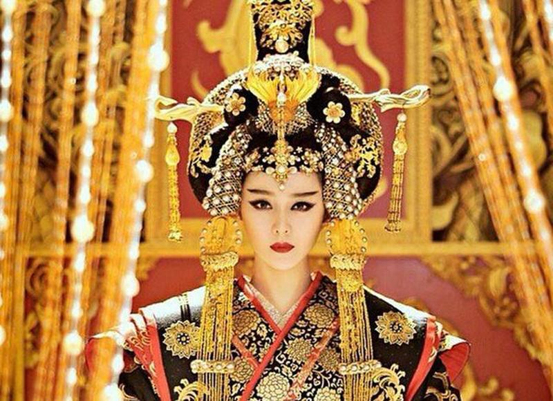 Độc Cô hoàng hậu hay Văn Hiến hoàng hậu là vị Hoàng hậu duy nhất dưới thời Tùy Văn Đế Dương Kiên. Độc Cô hoàng hậu có tài trí hơn người. Bà luôn đặt sự hưng thịnh của quốc gia lên hàng đầu, coi dân như con khiến Hoàng đế phải kiêng nể. 
