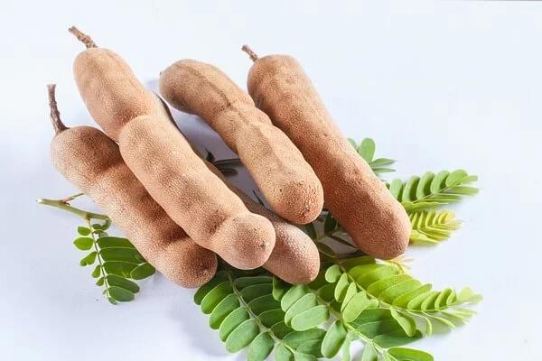 Trắng đến mức nhìn như bạch tạng, đây là mốt mới của gái Thái ngày nay? - 7