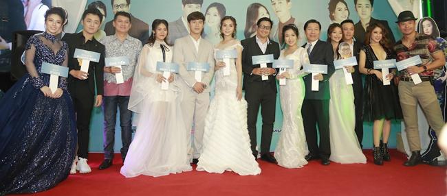 hau due mat troi viet: chu re song luan khong xuat hien, co dau kha ngan sanh vai nguoi khac - 1