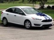 Tin tức - Phụ huynh tặng cô giáo của con chiếc xe ô tô trị giá 420 triệu đồng