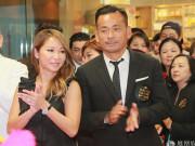 Giải trí - Ngôi sao 24/7: Chán đuổi hoa bắt bướm bên ngoài, tỷ phú sòng bài cũng về với vợ cả