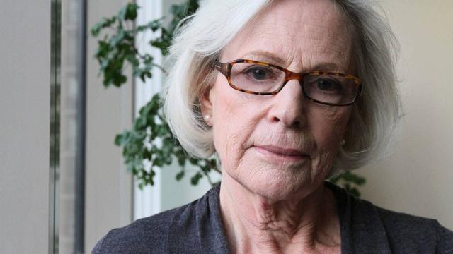 Bị cựu Tổng thống Mỹ kéo xuống hồ bơi sờ soạng, nữ thực tập sinh vẫn quyết không hối hận - 4