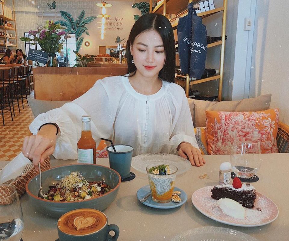 truoc dang quang hh trai dat, phuong khanh danh ca tuoi thanh xuan de an sang chanh the nay - 1