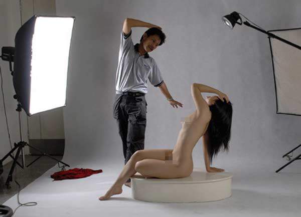 Nỗi khổ của người mẫu chụp khoả thân: Bị cho là amp;#34;ô uếamp;#34;, bị người yêu đánh ghen - 3