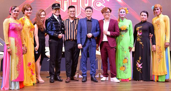 Đại Nghĩa trổ tài múa lông công với biểu cảm amp;#34;khinh thường khán giảamp;#34; - 3