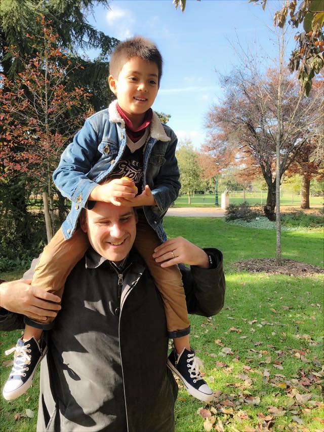 Giám đốc Tây mới biết yêu gặp ngay mẹ đơn thân 2 đời chồng, chăm con vợ như con đẻ - 4