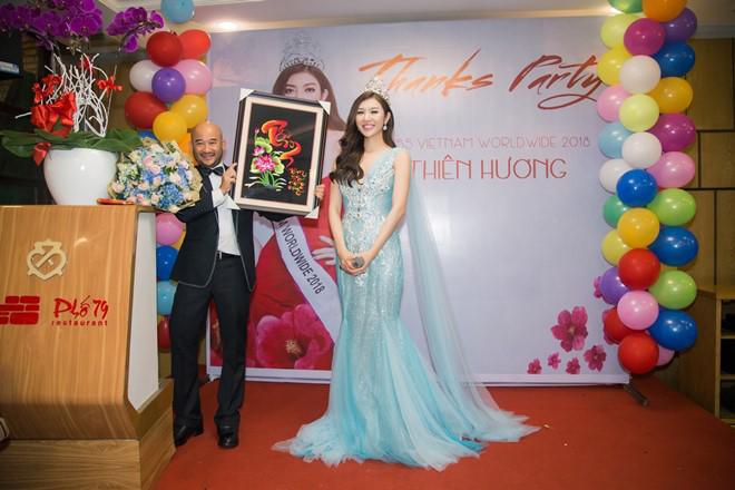 Bùi Lý Thiên Hương thay 3 bộ váy trong tiệc cảm ơn sau khi trở thành Hoa hậu - 7