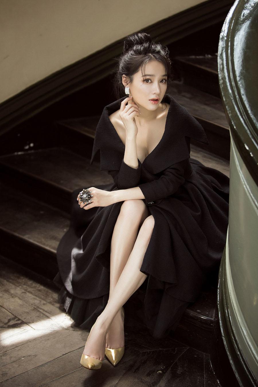 Sao Việt 24h: Trường Giang sẽ tiết lộ bí mật động trời gì khi đưa Nhã Phương đi Mỹ? - 1