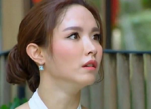 vo om dong tien day sung suong sau vu chong bi danh ghen vi cap voi gai gia - 2