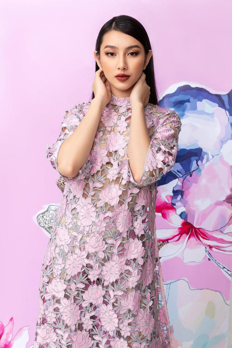 Hậu Miss International, Thuỳ Tiên :chơi lớnamp;#34; với áo dài ren phối cùng... boots - 2