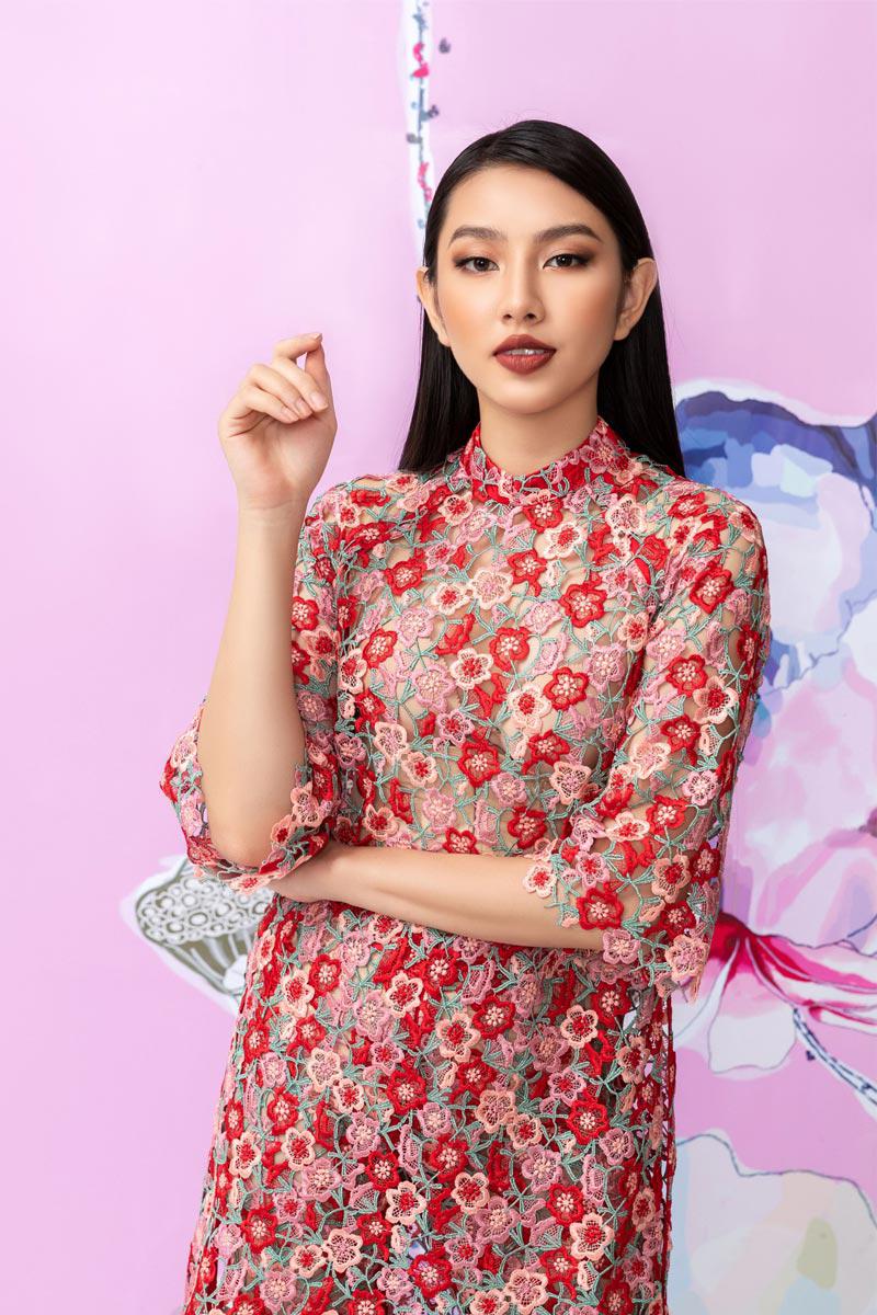 Hậu Miss International, Thuỳ Tiên :chơi lớnamp;#34; với áo dài ren phối cùng... boots - 4
