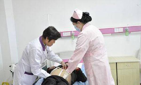 Vợ thường xuyên mệt mỏi sau sinh 3 tháng, đi khám bác sĩ giận tím mặt với người chồng - 2
