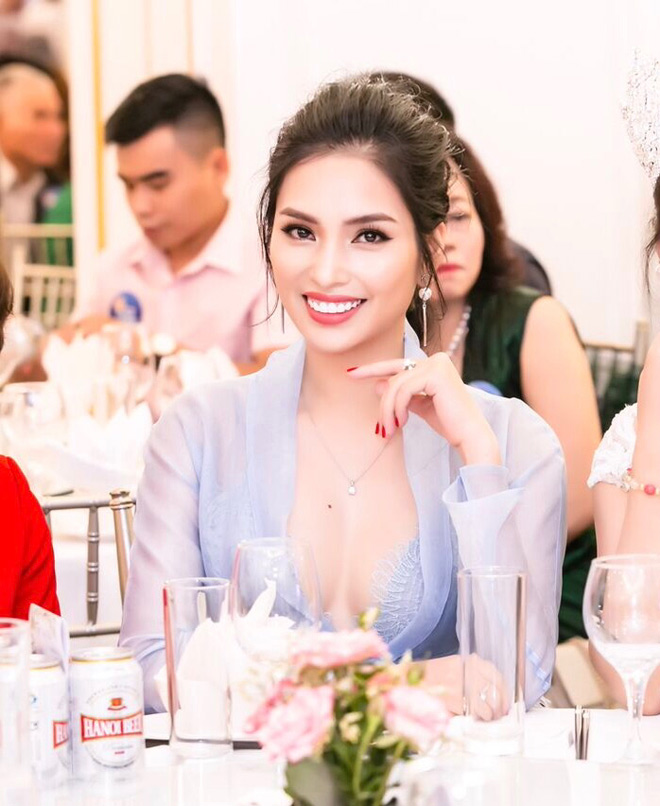 Ngẩn ngơ ngắm sắc vóc bất chấp tuổi tác của MC Huyền Sâm - 7