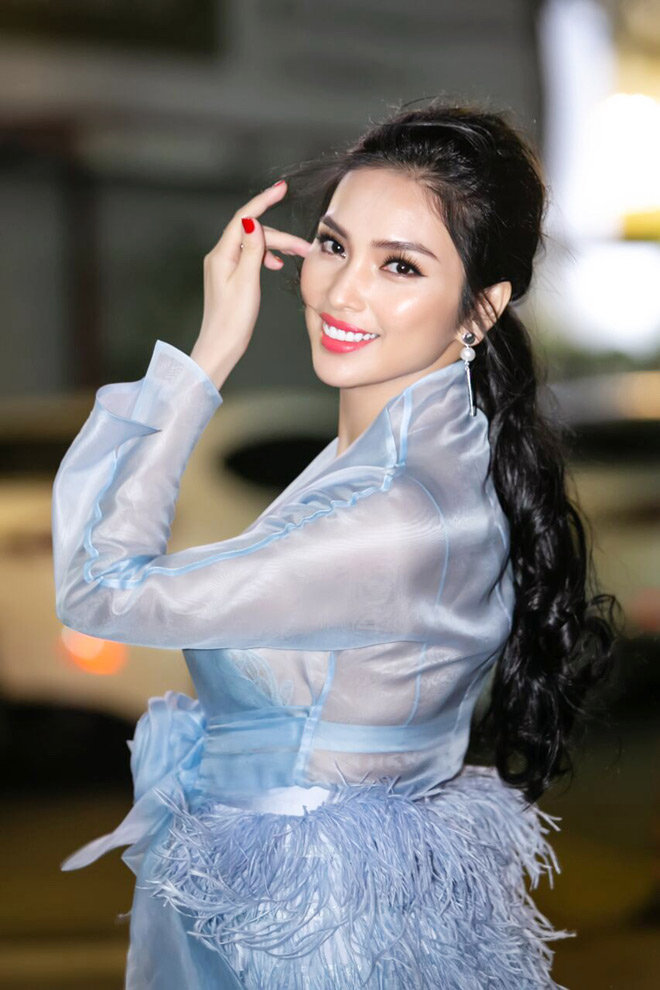 Ngẩn ngơ ngắm sắc vóc bất chấp tuổi tác của MC Huyền Sâm - 8