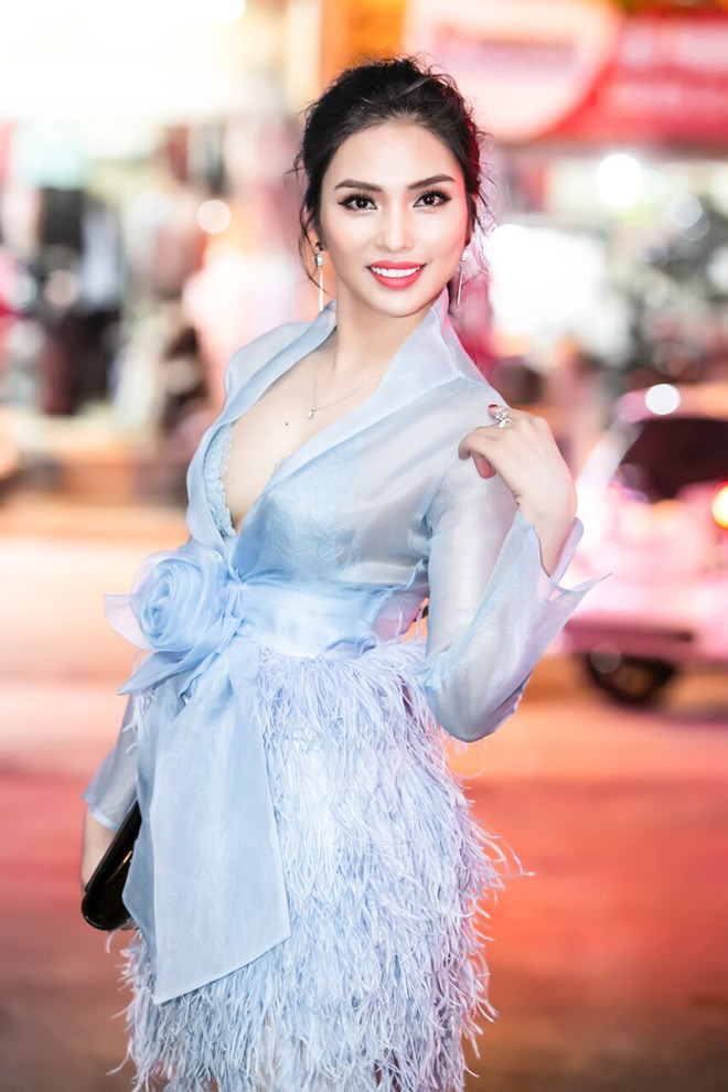 Ngẩn ngơ ngắm sắc vóc bất chấp tuổi tác của MC Huyền Sâm - 3