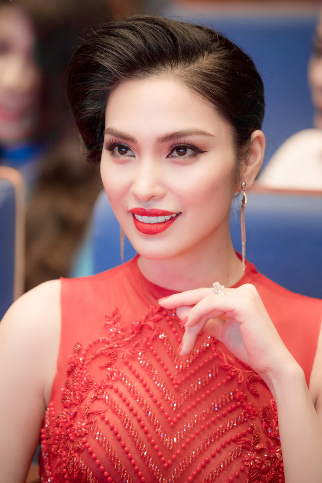 Ngẩn ngơ ngắm sắc vóc bất chấp tuổi tác của MC Huyền Sâm - 5