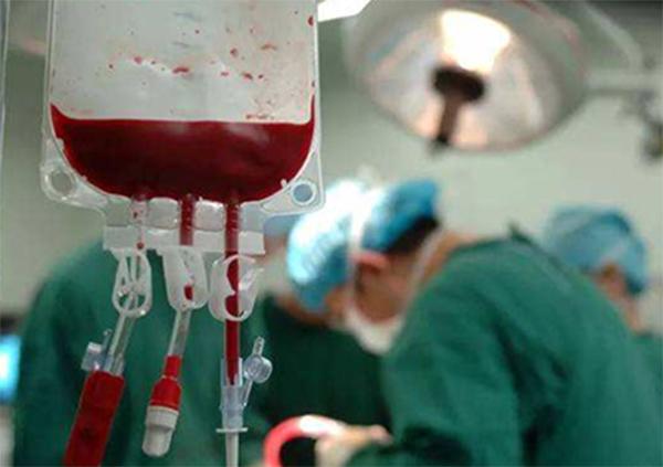 Em bé chào đời suôn sẻ, mẹ đang nằm nghỉ bỗng rít lớn một tiếng rồi ra đi mãi - 2